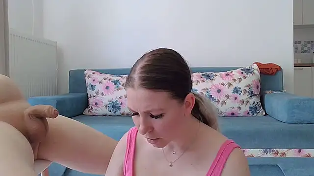 Snapshot of Scarbau chatting on June 28, 11:27 am Scarbau online show from June 28, 11:27 am