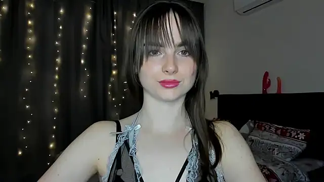 Snapshot of megann_fox2 chatting on February 23, 1:08 pm megann fox2 online show from February 23, 1:08 pm