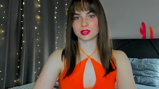 Snapshot of megann_fox2 chatting on April 21, 2:12 pm megann fox2 online show from April 21, 2:12 pm