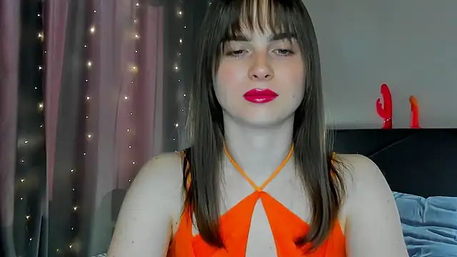 Snapshot of megann_fox2 chatting on April 22, 1:23 pm megann fox2 online show from April 22, 1:23 pm