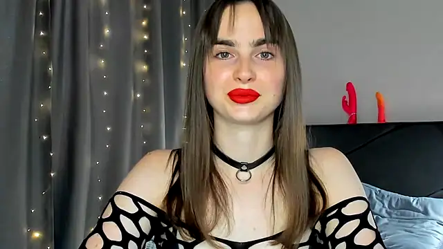 Snapshot of megann_fox2 chatting on June 19, 4:55 pm megann fox2 online show from June 19, 4:55 pm