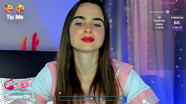 Snapshot of megann_fox2 chatting on July 13, 3:04 pm megann fox2 online show from July 13, 3:04 pm