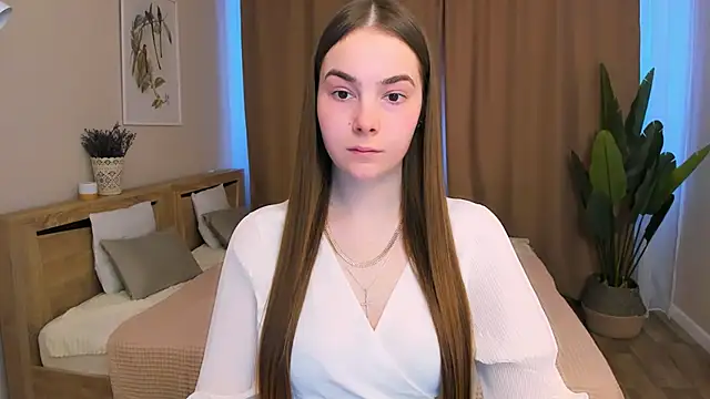 Maddy Wood  online show from February 17, 8:22 am