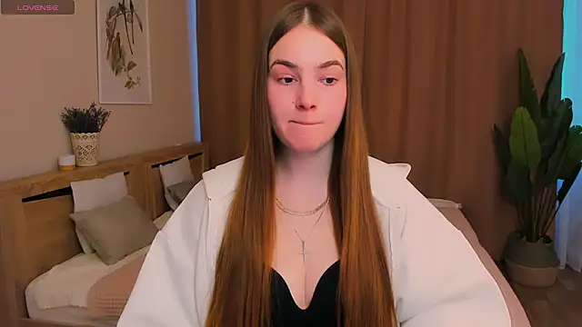 Maddy Wood  online show from February 18, 8:54 am