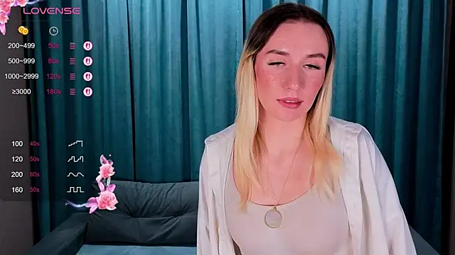 Snapshot of AshleyySchwartz chatting on March 31, 2:39 pm AshleyySchwartz online show from March 31, 2:39 pm