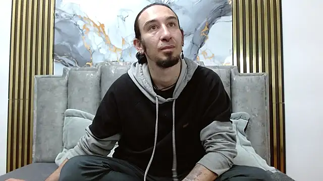 Snapshot of Dilan_Lust chatting on February 17, 12:01 pm Dilan Lust online show from February 17, 12:01 pm