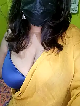 Snapshot of NISHHAA chatting on April 8, 7:47 pm NISHHAA online show from April 8, 7:47 pm