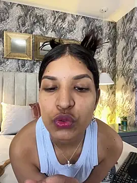 AnnaLoren  online show from March 25, 12:00 pm