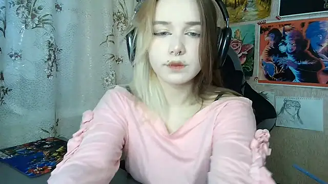 Snapshot of MilaTyan chatting on April 27, 3:54 pm MilaTyan online show from April 27, 3:54 pm