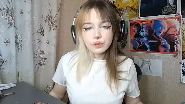 Snapshot of MilaTyan chatting on May 28, 3:20 pm MilaTyan online show from May 28, 3:20 pm