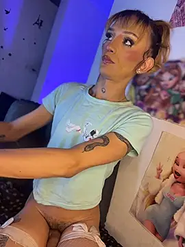 Snapshot of celeste_hell_ chatting on July 4, 11:49 am celeste hell online show from July 4, 11:49 am
