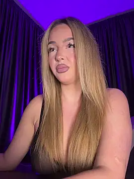 SelenneDreams online show from March 2, 5:42 pm