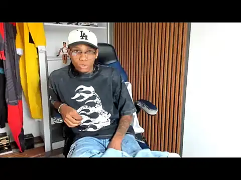 Snapshot of yandi_hot chatting on February 27, 2:28 pm yandi hot online show from February 27, 2:28 pm