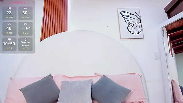 Violett Rosse  online show from March 20, 3:28 pm