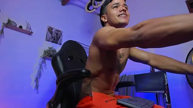 Rob zaens33 online show from March 8, 2:04 am