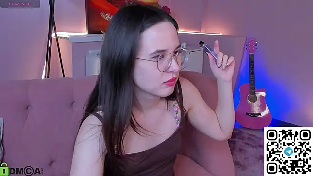 leylamirage online show from March 3, 12:33 pm