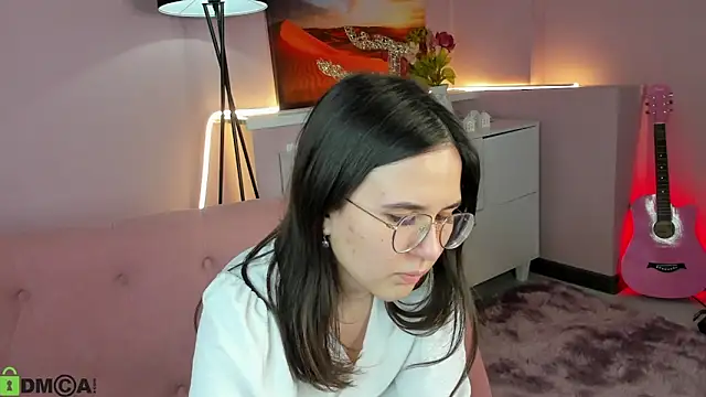 leylamirage online show from March 13, 1:51 pm