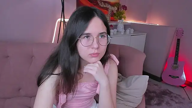 leylamirage online show from March 14, 12:32 pm