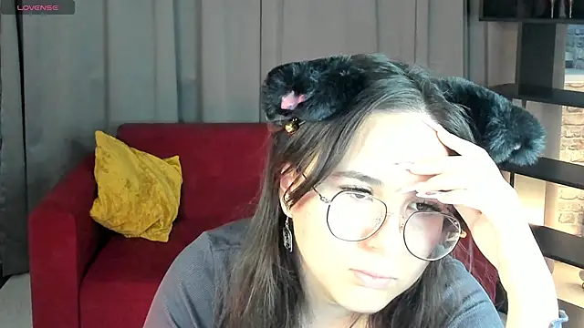 leylamirage online show from April 5, 12:24 pm