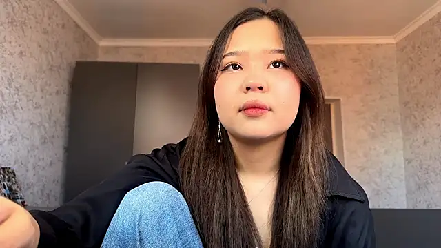 Snapshot of RegenaLandauer chatting on February 25, 6:45 am RegenaLandauer online show from February 25, 6:45 am