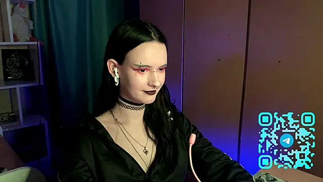 MabelDefina online show from April 4, 1:08 pm