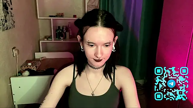 Snapshot of MabelDefina chatting on April 25, 1:03 pm MabelDefina online show from April 25, 1:03 pm