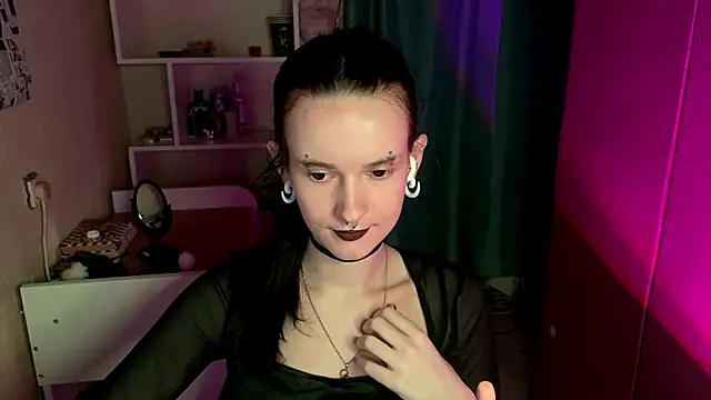 Snapshot of MabelDefina chatting on May 1, 5:12 am MabelDefina online show from May 1, 5:12 am