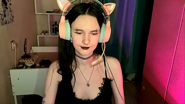 Snapshot of MabelDefina chatting on May 16, 5:37 am MabelDefina online show from May 16, 5:37 am