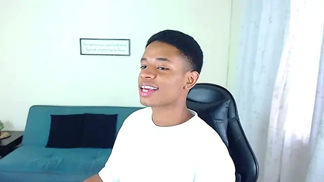 Snapshot of liiam3 chatting on March 3, 8:59 pm liiam3 online show from March 3, 8:59 pm