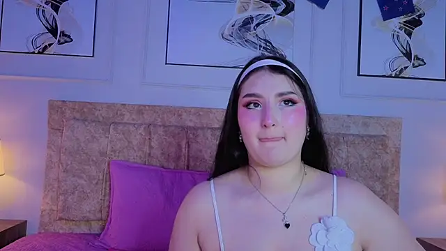 zoe moon   online show from July 8, 11:37 am