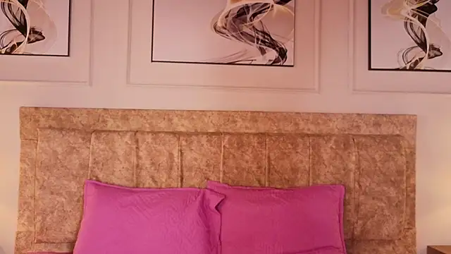 zoe moon   online show from July 17, 12:12 pm