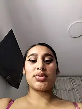 amira moon18 online show from February 20, 6:26 am