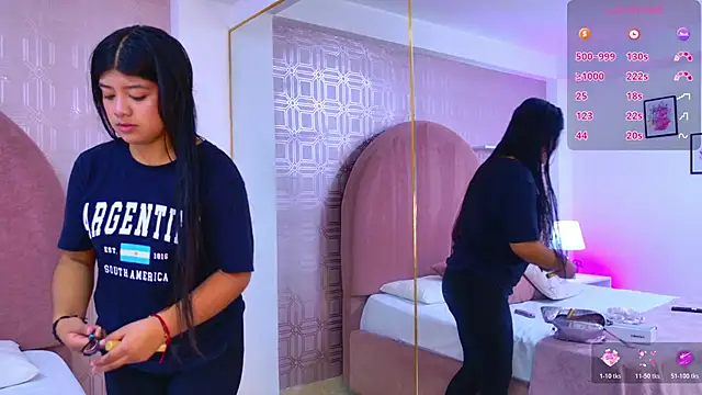 Khloe Moon online show from April 17, 7:50 pm