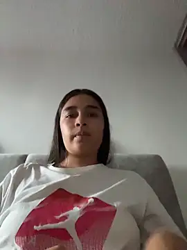 Snapshot of I_Samanthaa chatting on May 9, 10:59 pm I Samanthaa online show from May 9, 10:59 pm