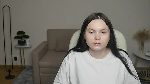 LeilaErcolani online show from February 20, 12:49 pm