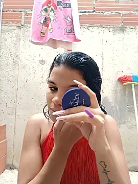 Snapshot of Little-Pussy19 chatting on February 18, 6:59 pm Little-Pussy19 online show from February 18, 6:59 pm