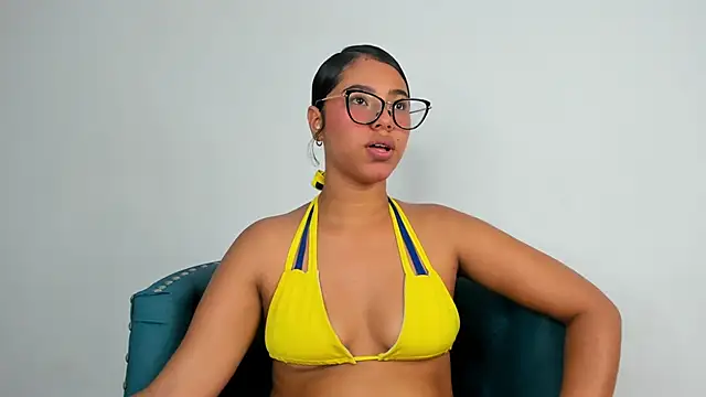 Snapshot of kendall_queen__ chatting on March 3, 7:53 pm kendall queen online show from March 3, 7:53 pm