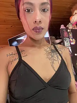 Snapshot of Emily-Fire chatting on February 23, 9:12 pm Emily-Fire online show from February 23, 9:12 pm