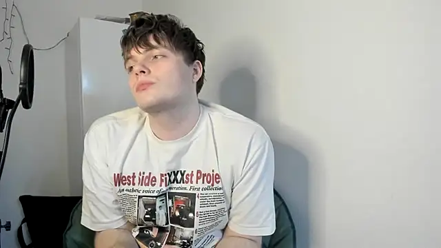 Snapshot of _hetero chatting on February 21, 7:15 pm hetero online show from February 21, 7:15 pm