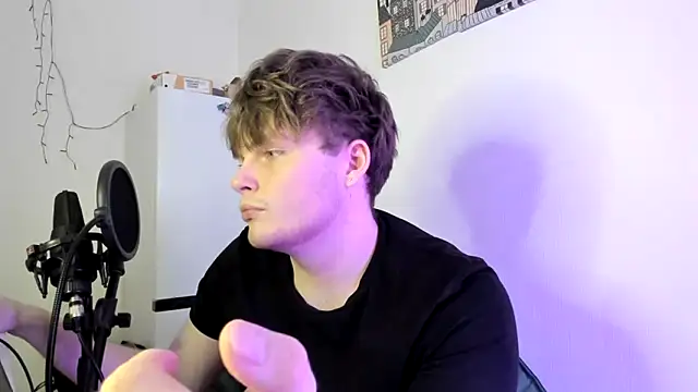 Snapshot of _hetero chatting on February 27, 4:18 pm hetero online show from February 27, 4:18 pm