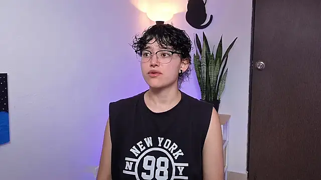 jeroharper  online show from April 14, 7:31 pm