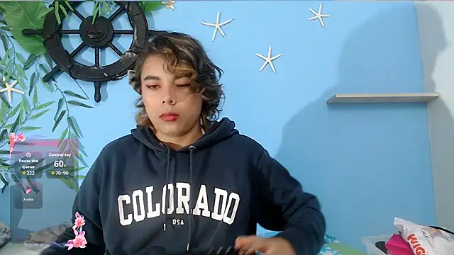 skinnysexy18 online show from July 3, 6:47 pm