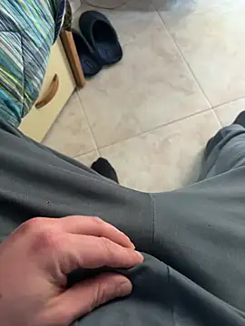 Snapshot of D4n13l47 chatting on February 26, 2:16 pm D4n13l47 online show from February 26, 2:16 pm