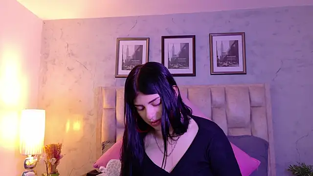 IsabellaRossi online show from May 14, 11:28 am