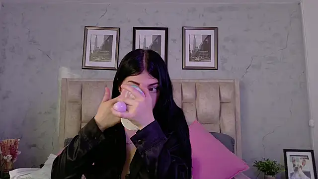 IsabellaRossi online show from May 15, 5:09 pm
