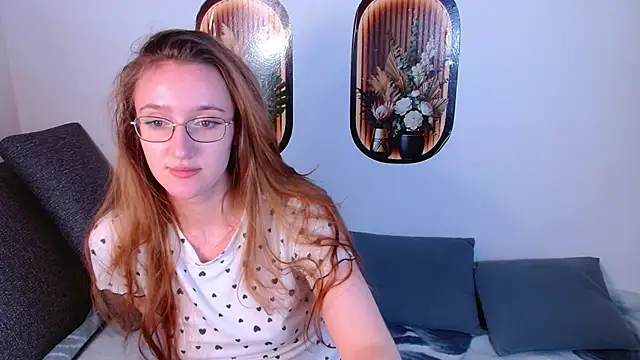 Snapshot of miay_here_ chatting on April 21, 4:45 pm miay here online show from April 21, 4:45 pm