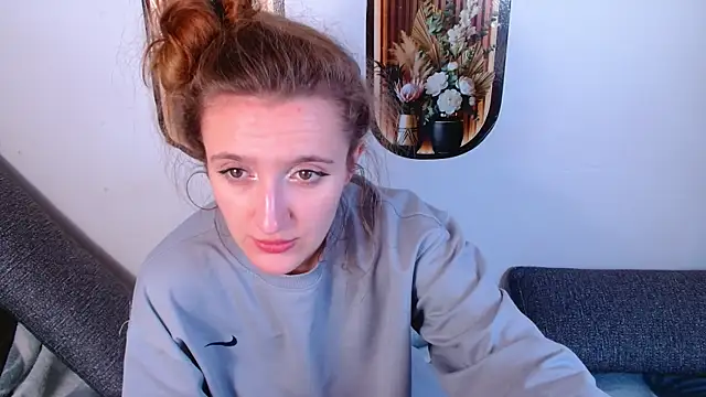 Snapshot of miay_here_ chatting on May 8, 4:56 pm miay here online show from May 8, 4:56 pm