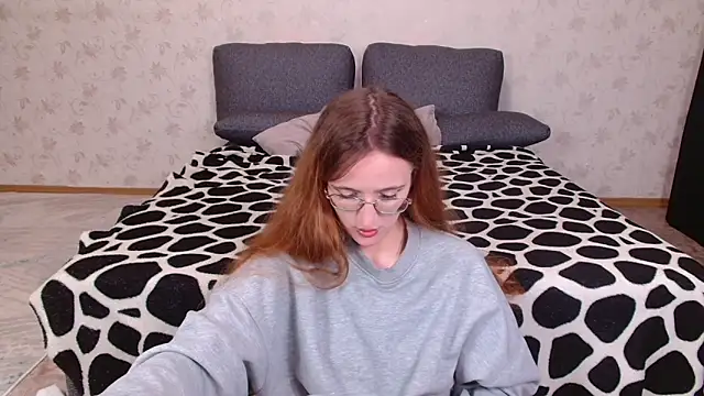 Snapshot of miay_here_ chatting on May 28, 4:48 pm miay here online show from May 28, 4:48 pm