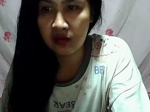 Snapshot of Sh1nbae22 chatting on April 24, 8:50 am Sh1nbae22 online show from April 24, 8:50 am