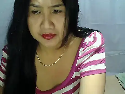 Snapshot of Sh1nbae22 chatting on July 17, 2:24 pm Sh1nbae22 online show from July 17, 2:24 pm